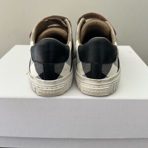 Kids size 29 Burberry sneaker
